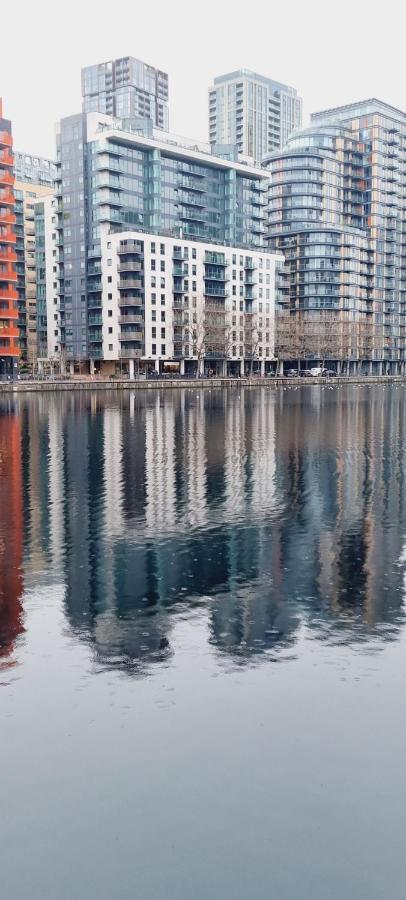 Luxury Waterside Apartment Canary Wharf London Exterior foto